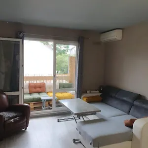 Appartement Studio Meublé Avec Balcon, Arcueil